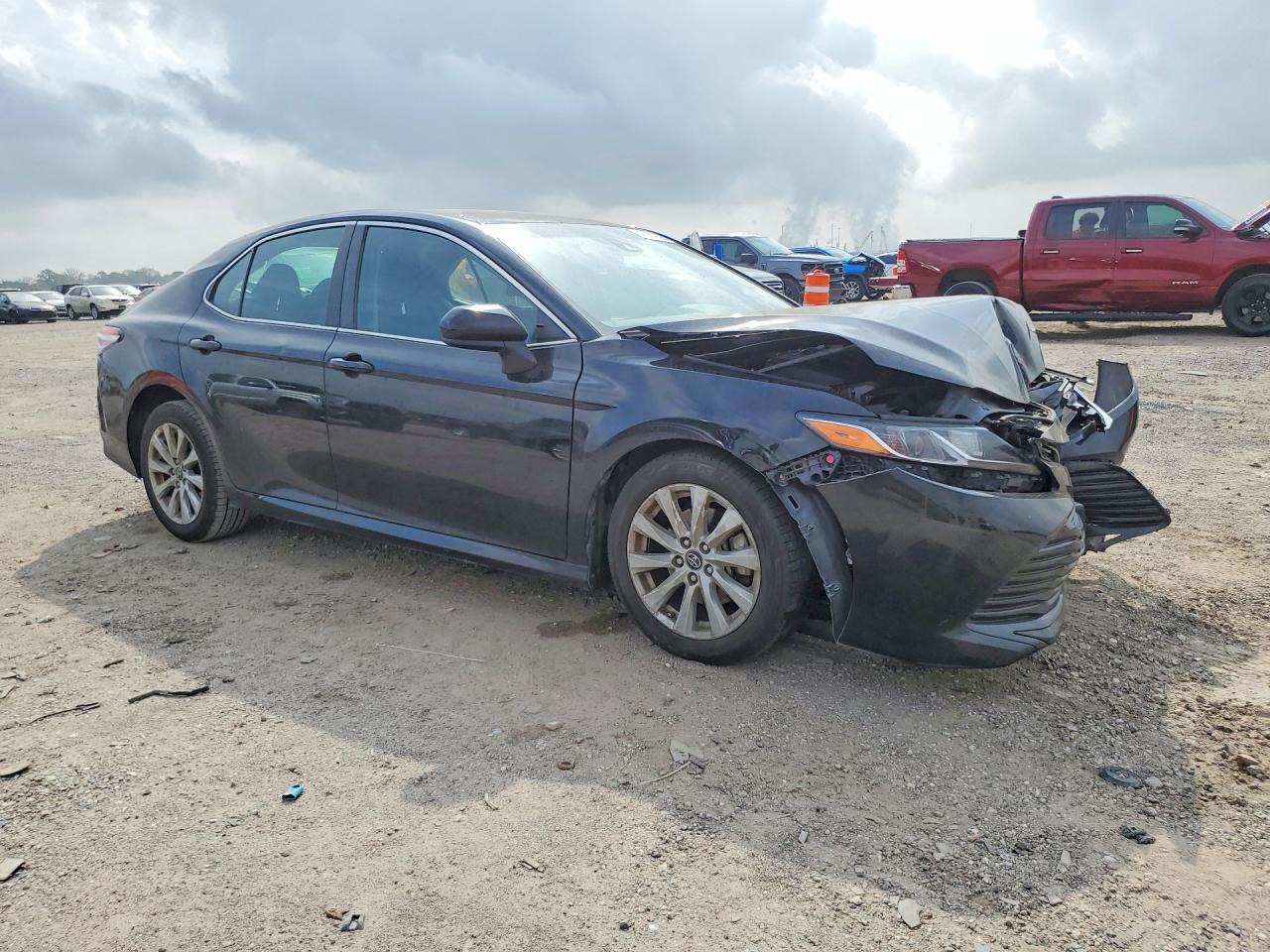 2018 TOYOTA CAMRY photo 7