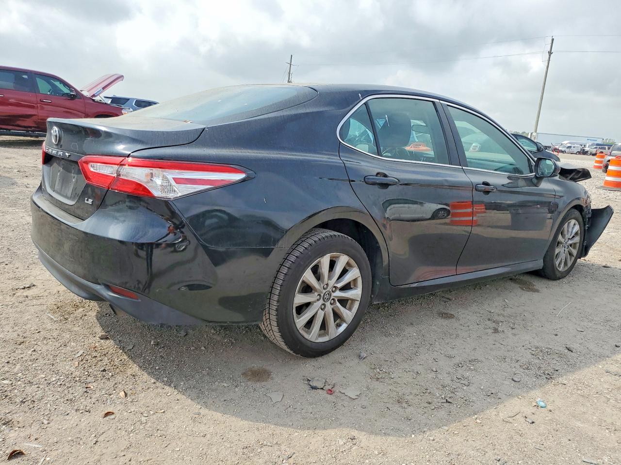 2018 TOYOTA CAMRY photo 5