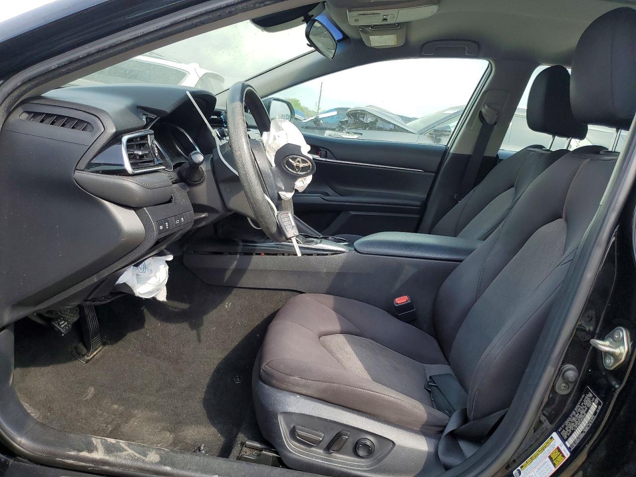 2018 TOYOTA CAMRY photo 13