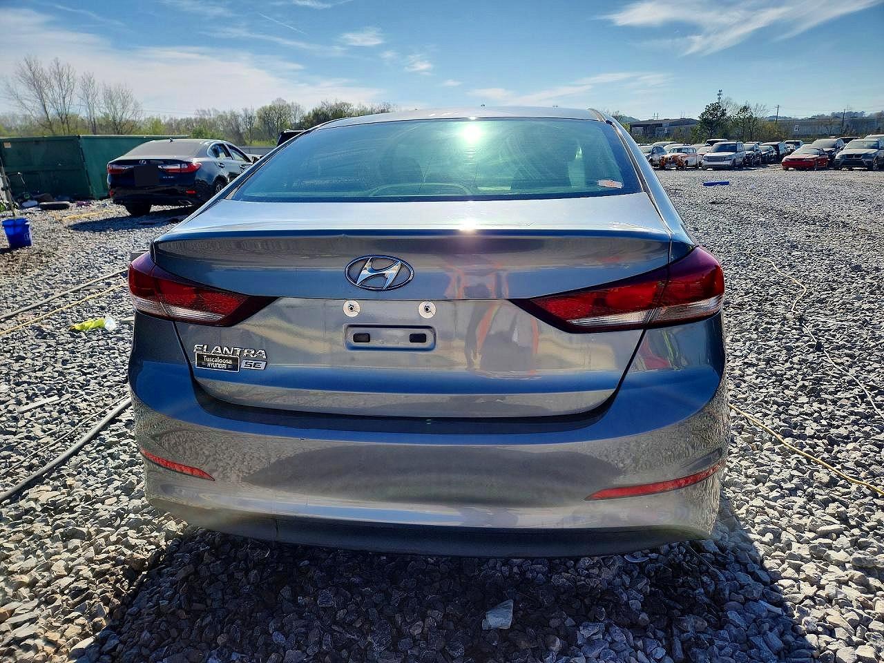 2018 HYUNDAI ELANTRA SE photo 11