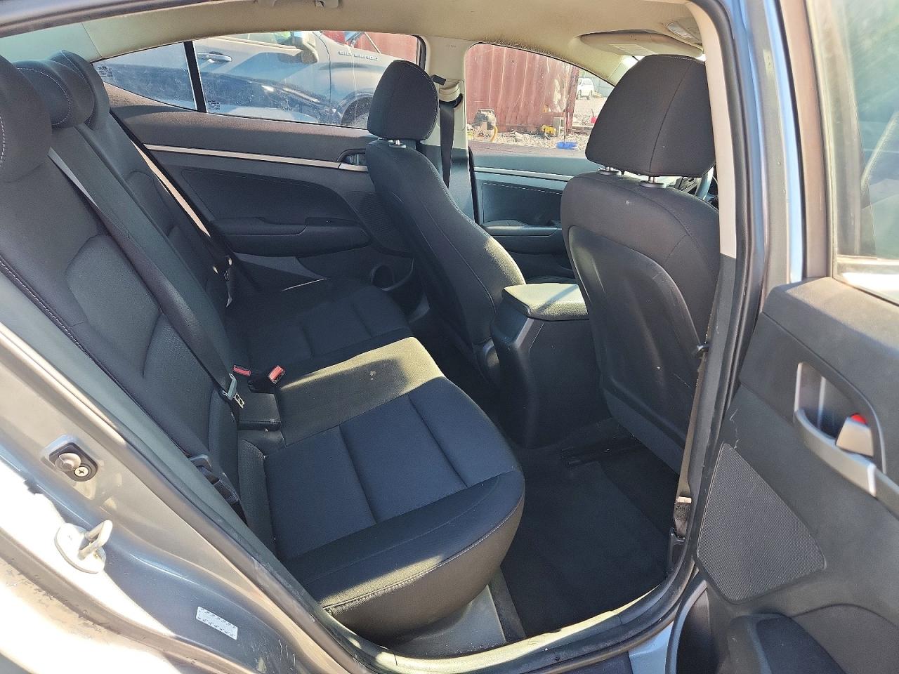 2018 HYUNDAI ELANTRA SE photo 19