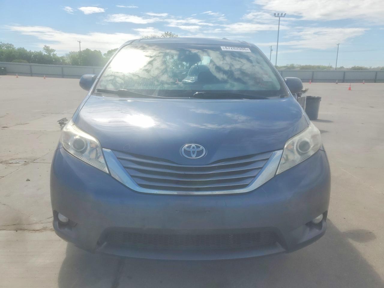 2016 TOYOTA SIENNA XLE 8-PASSENGER photo 9