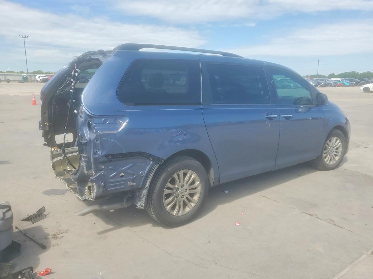 2016 TOYOTA SIENNA XLE 8-PASSENGER photo 5