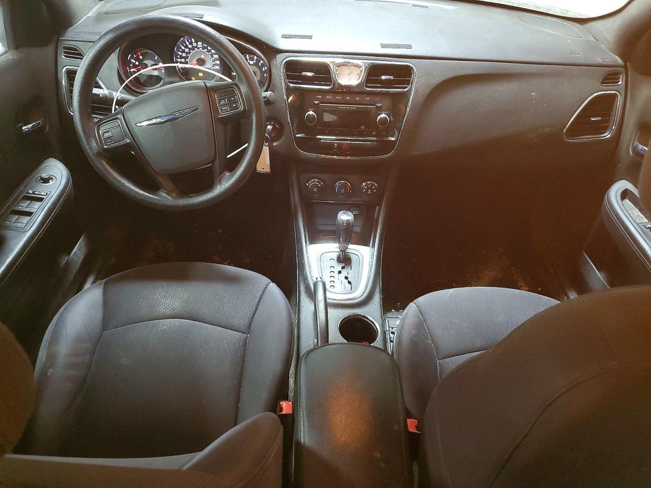 2013 CHRYSLER 200 LX photo 15