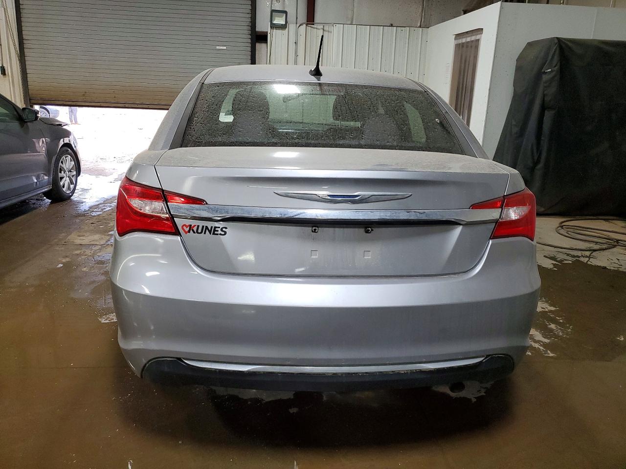 2013 CHRYSLER 200 LX photo 11