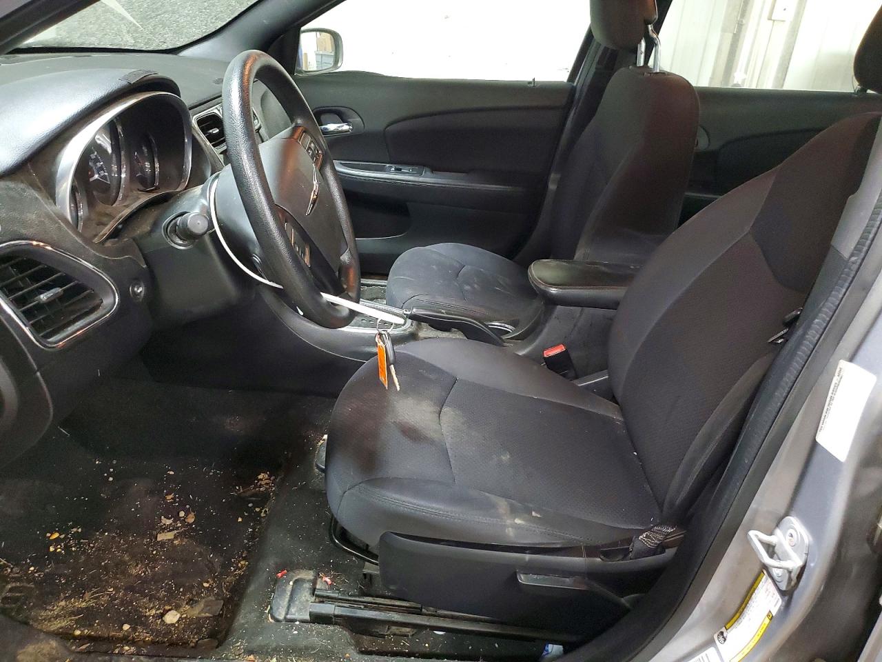 2013 CHRYSLER 200 LX photo 13