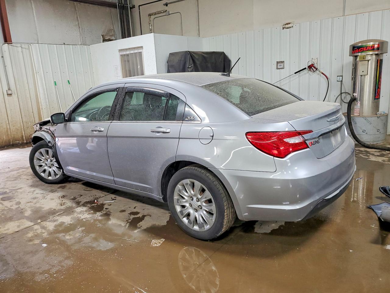 2013 CHRYSLER 200 LX photo 3