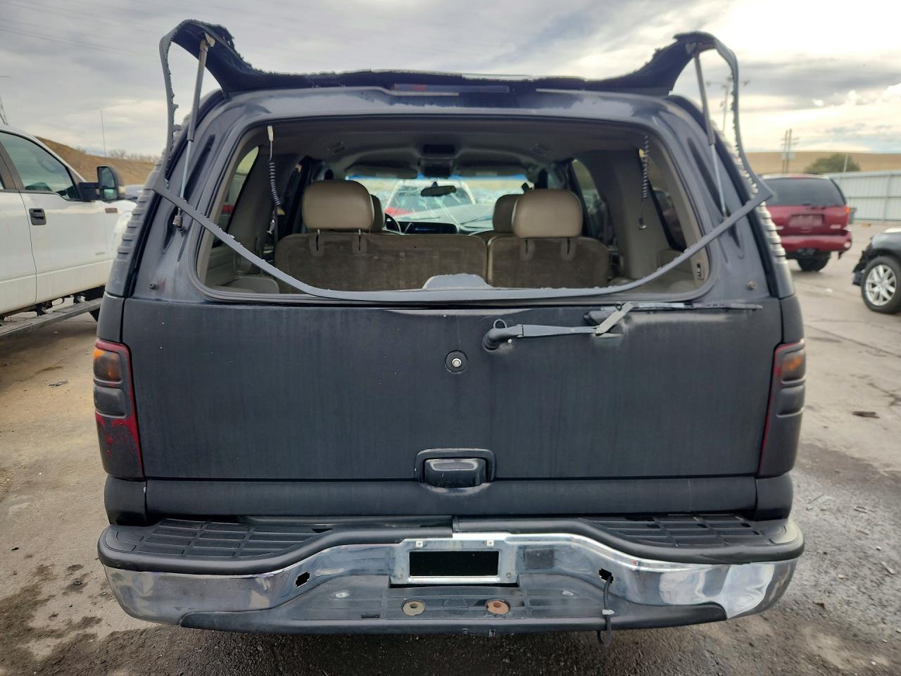 2002 GMC YUKON photo 16