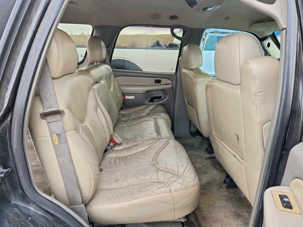 2002 GMC YUKON photo 31