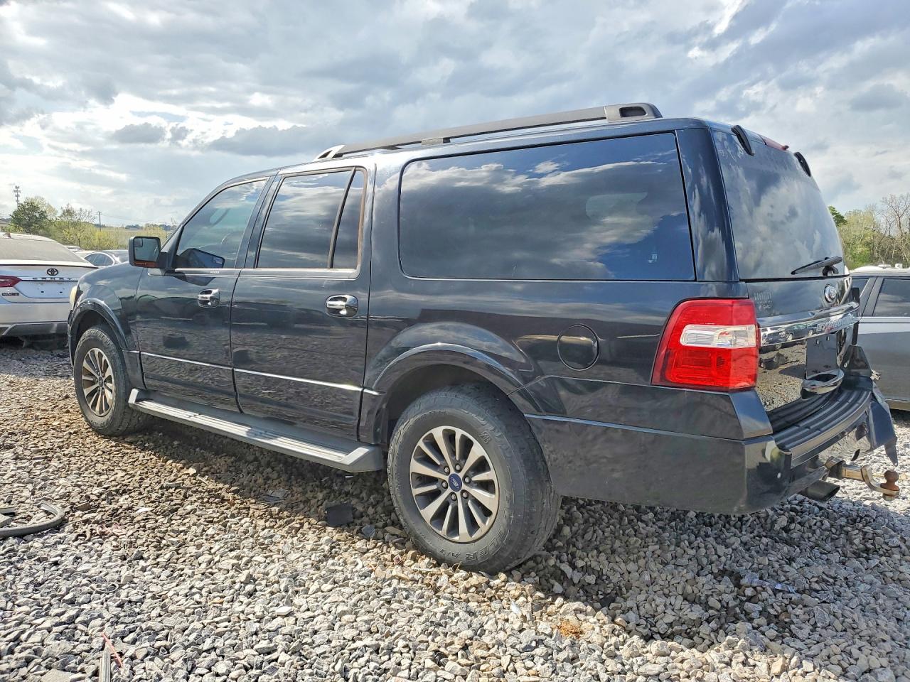 2015 FORD EXPEDITION EL XLT photo 3