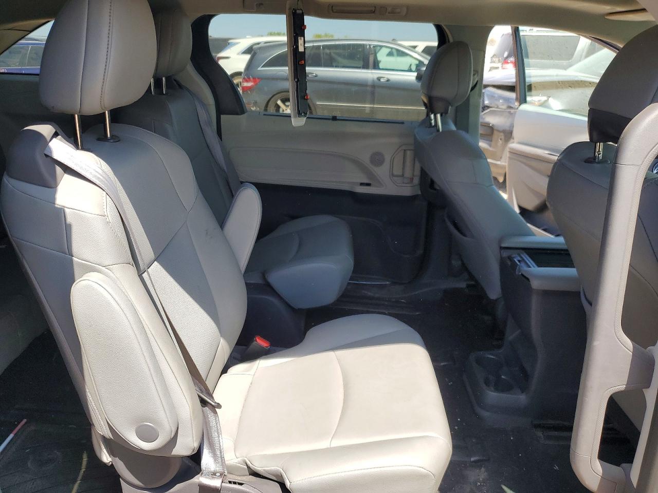 2021 TOYOTA SIENNA XLE 7-PASSENGER photo 21