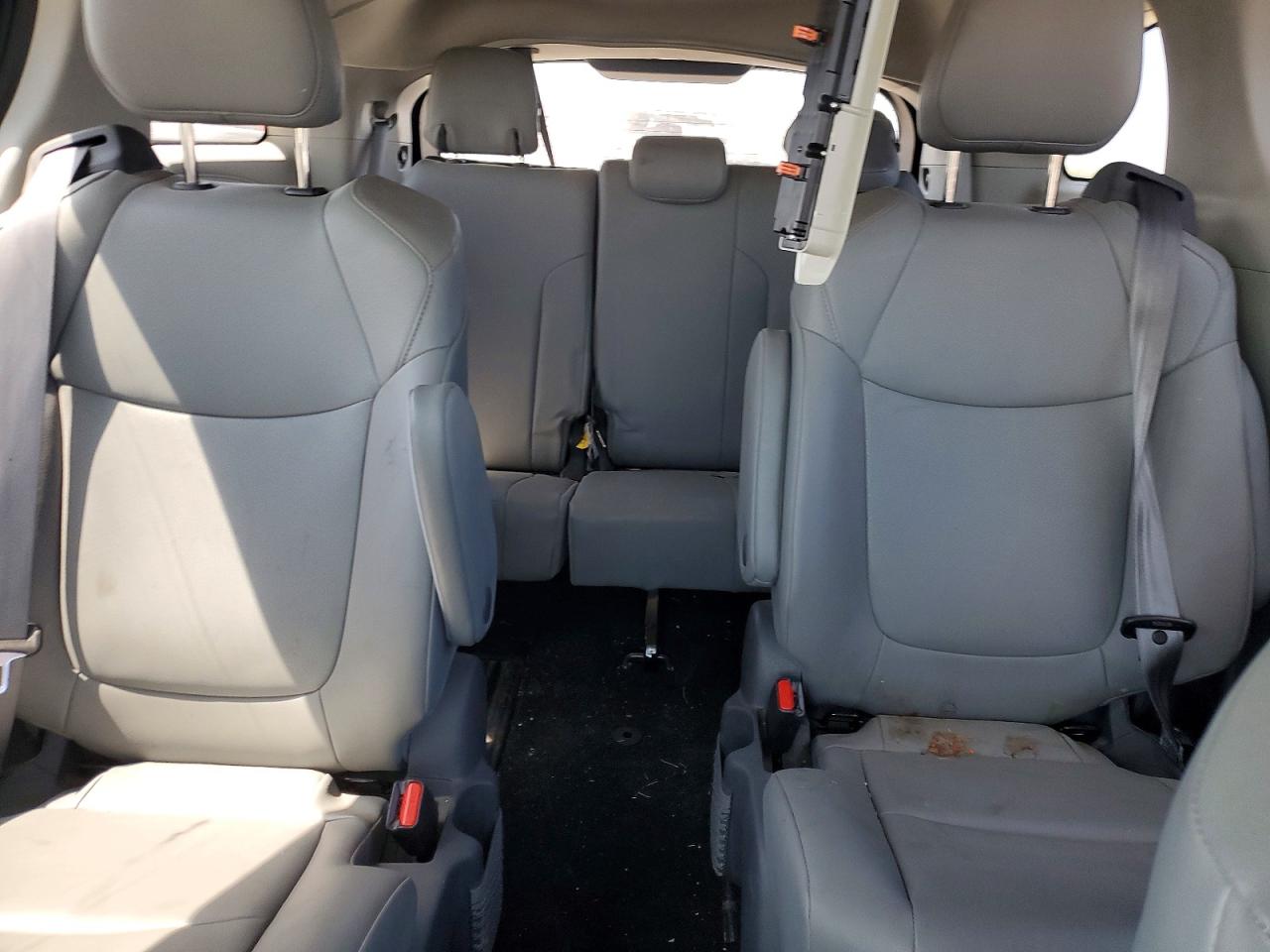 2021 TOYOTA SIENNA XLE 7-PASSENGER photo 19