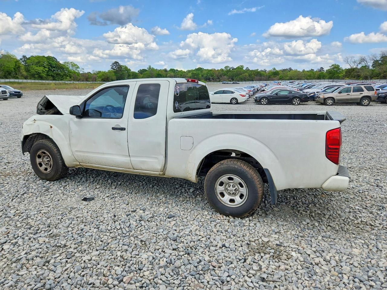 2019 NISSAN FRONTIER S photo 3