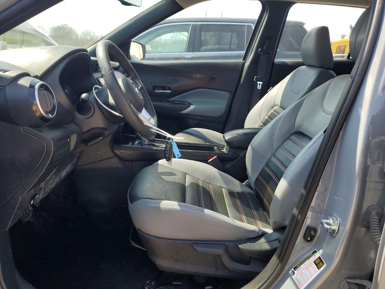 2021 NISSAN KICKS SR photo 13
