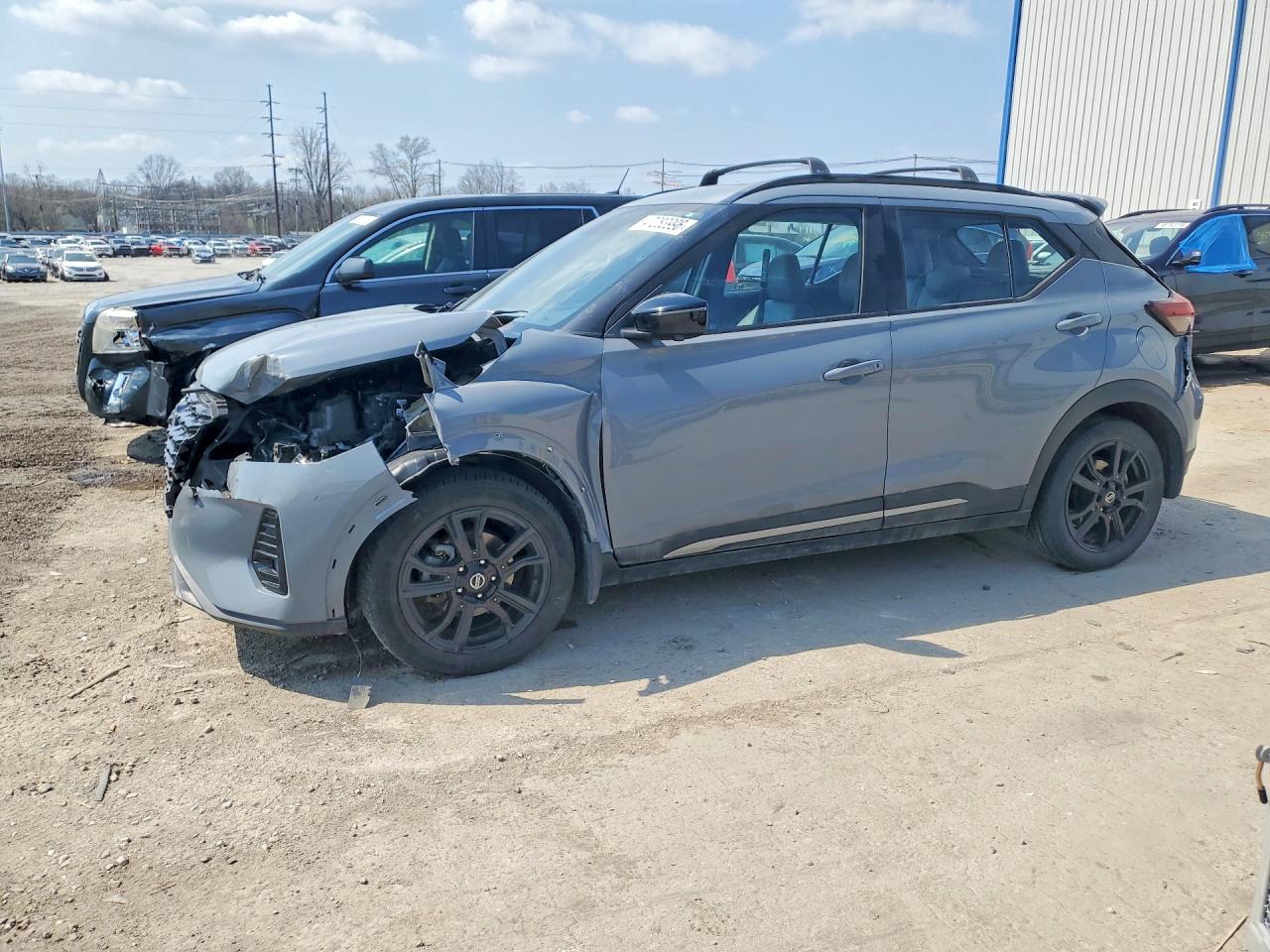 2021 NISSAN KICKS