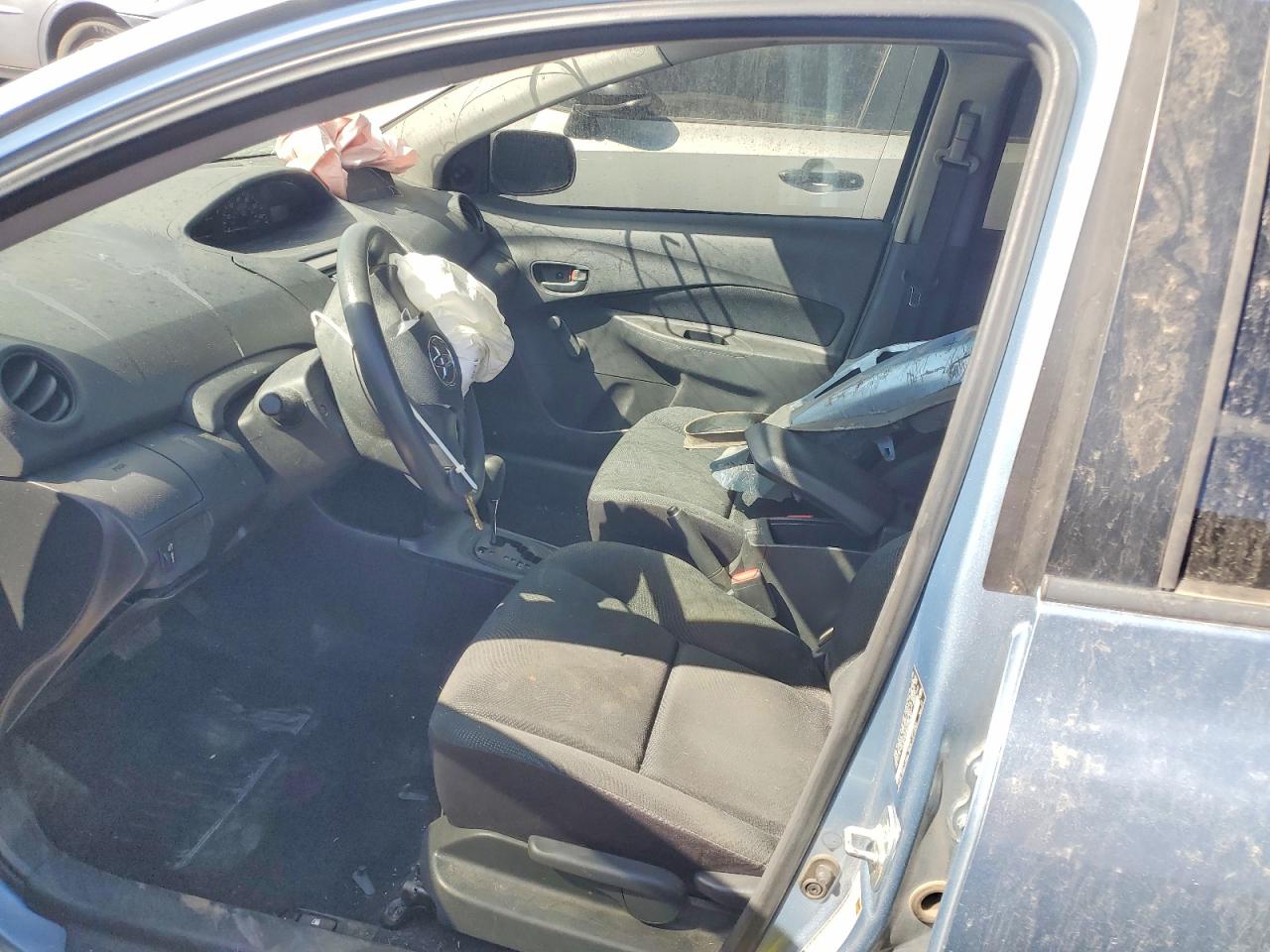 2009 TOYOTA YARIS BASE photo 13