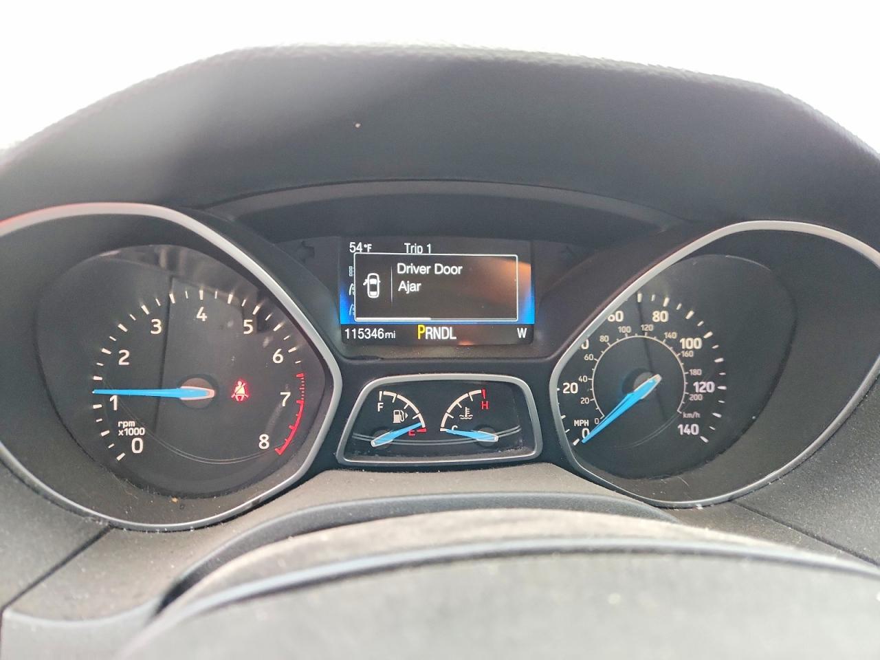 2018 FORD FOCUS SE photo 9