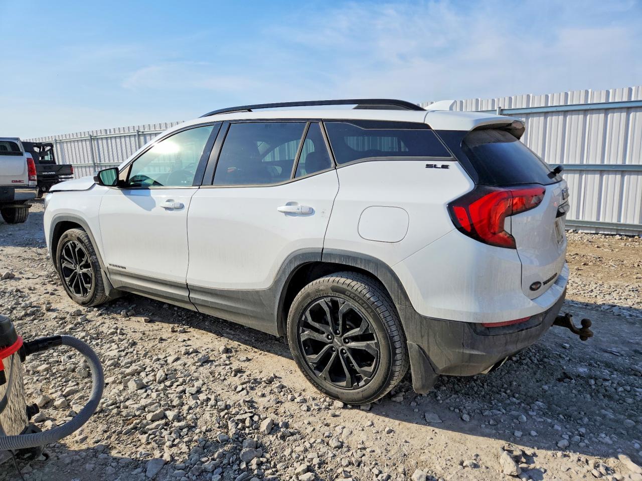2019 GMC TERRAIN SLE photo 3