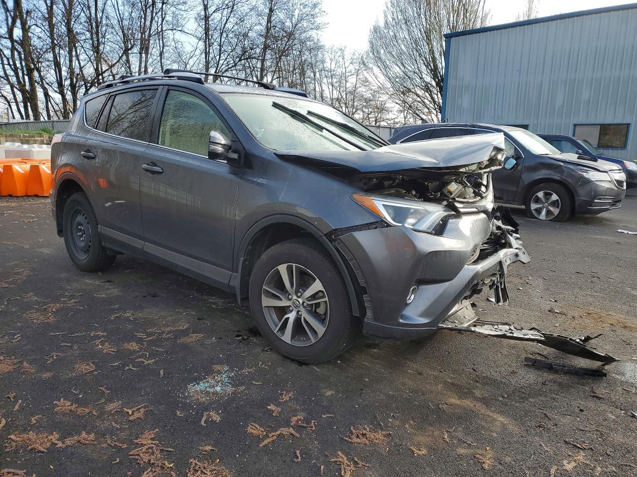 2016 TOYOTA RAV4 XLE photo 7