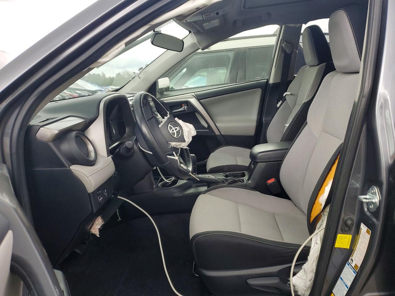 2016 TOYOTA RAV4 XLE photo 13
