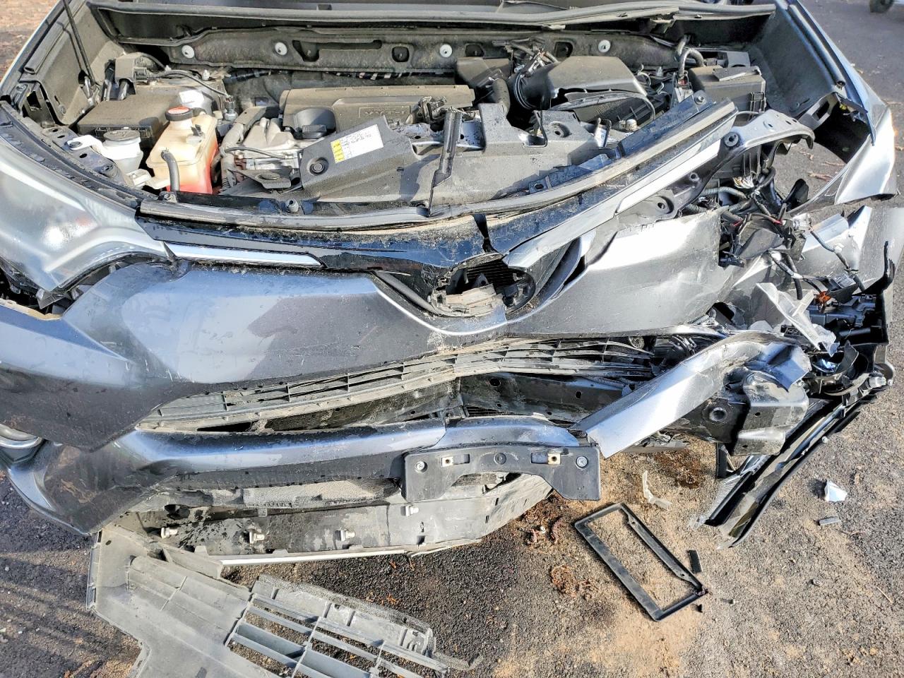 2016 TOYOTA RAV4 XLE photo 21