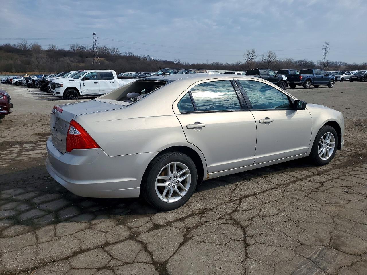 2010 FORD FUSION S photo 3