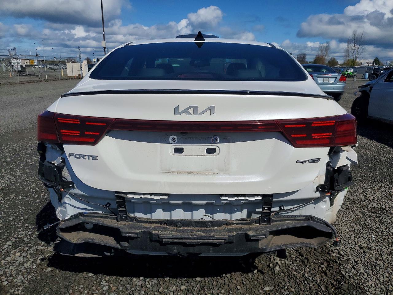 2023 KIA FORTE GT-LINE photo 6