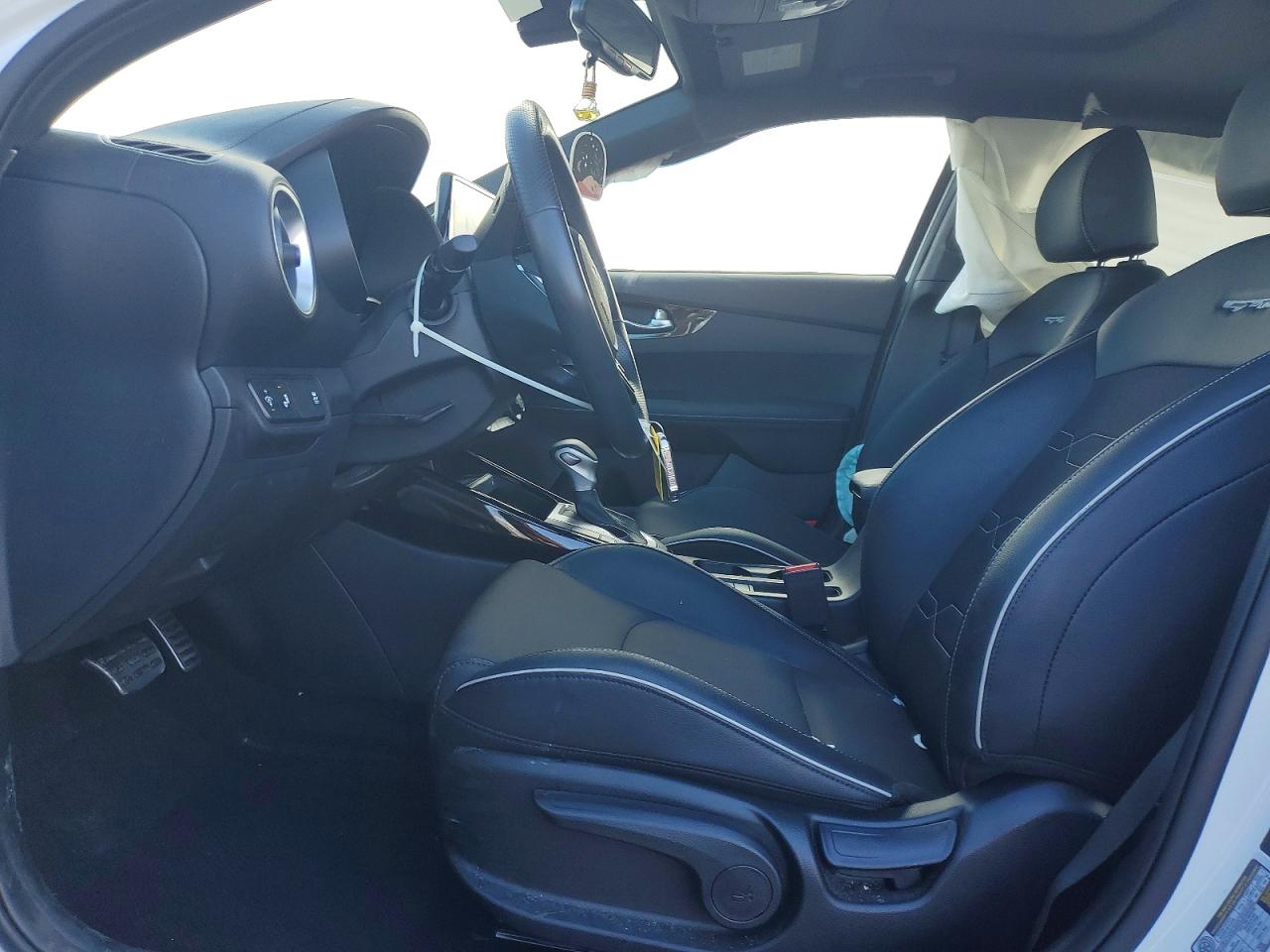 2023 KIA FORTE GT-LINE photo 7