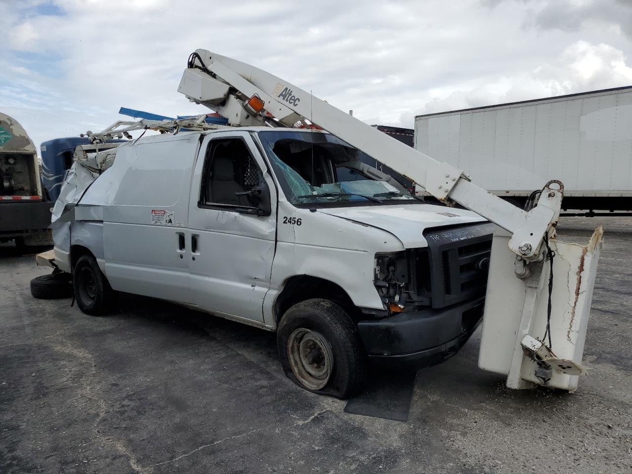 2010 FORD ECONOLINE E350 SUPER DUTY VAN photo 7
