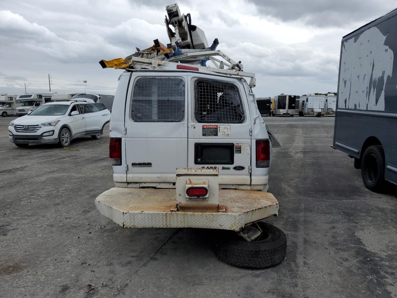 2010 FORD ECONOLINE E350 SUPER DUTY VAN photo 11