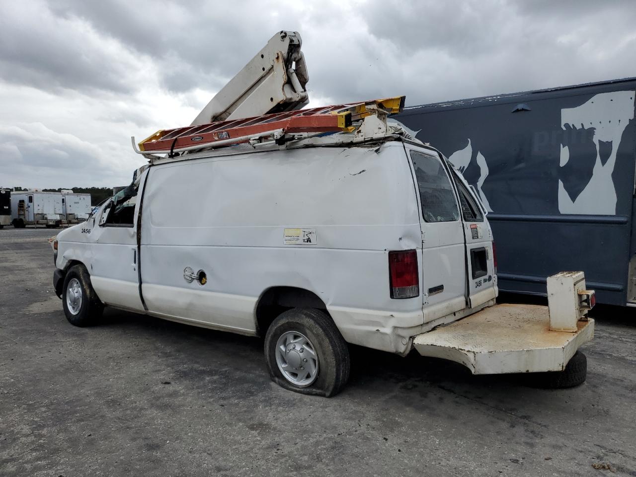 2010 FORD ECONOLINE E350 SUPER DUTY VAN photo 3