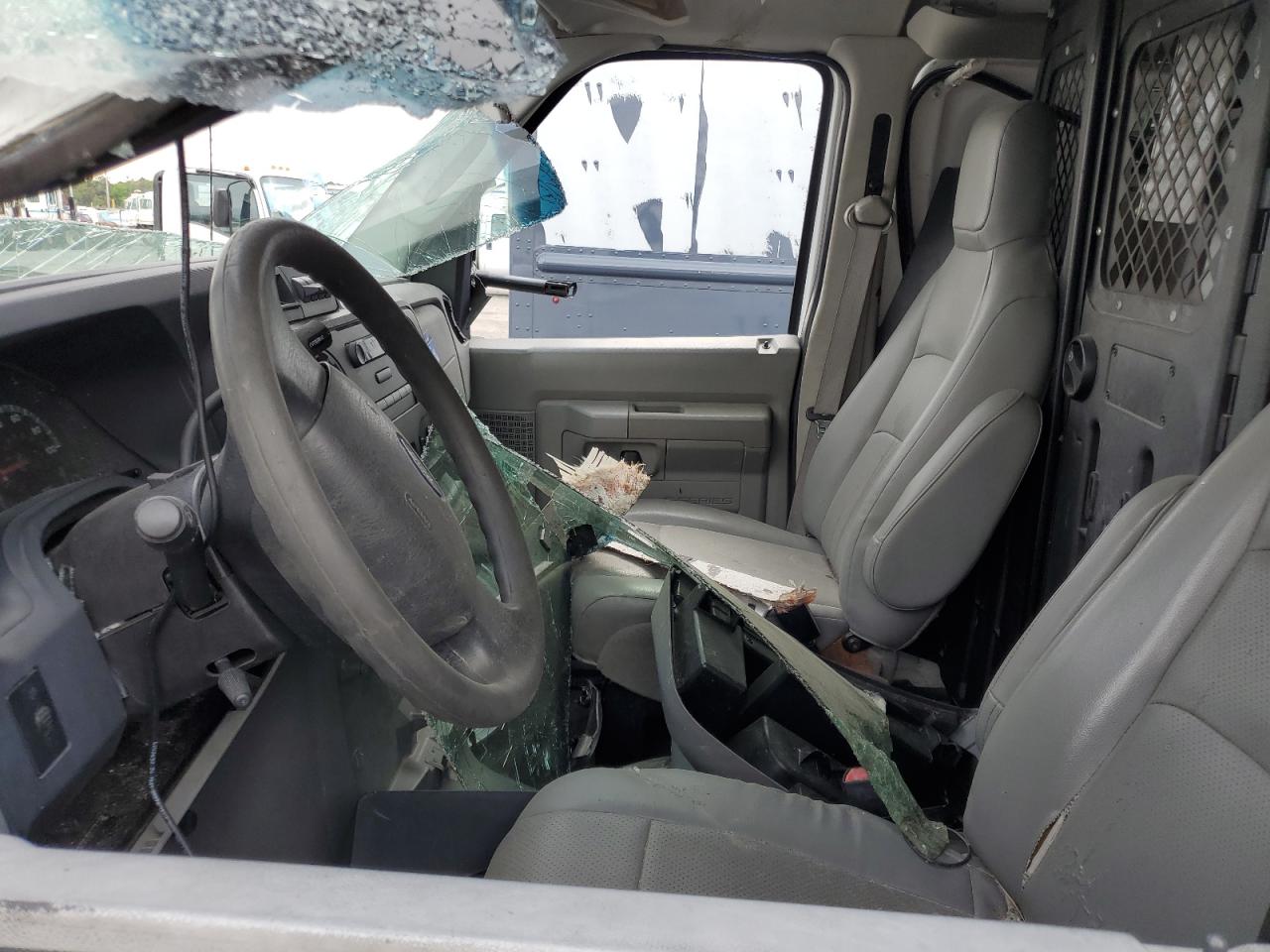 2010 FORD ECONOLINE E350 SUPER DUTY VAN photo 13