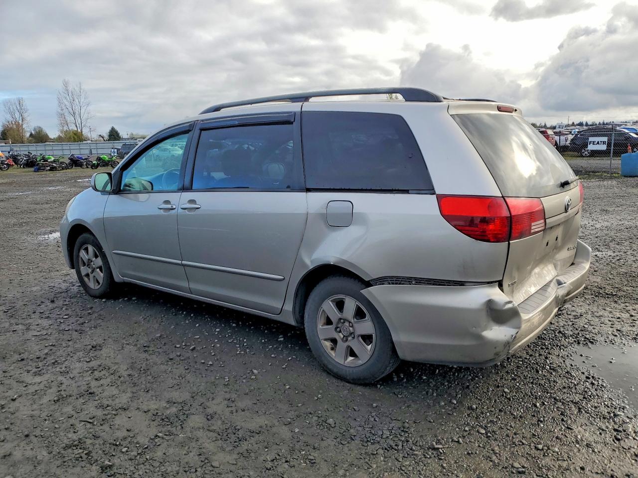 2004 TOYOTA SIENNA XLE 7 PASSENGER photo 2