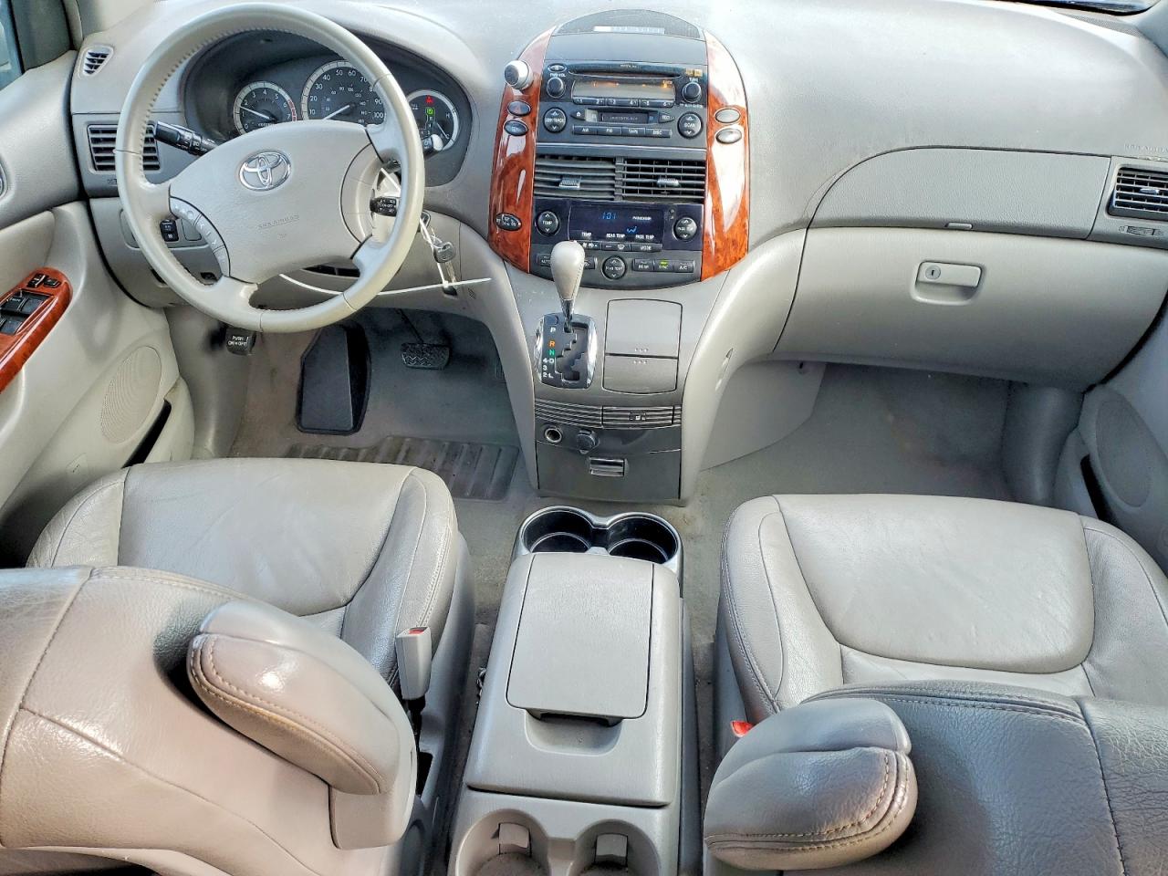 2004 TOYOTA SIENNA XLE 7 PASSENGER photo 8