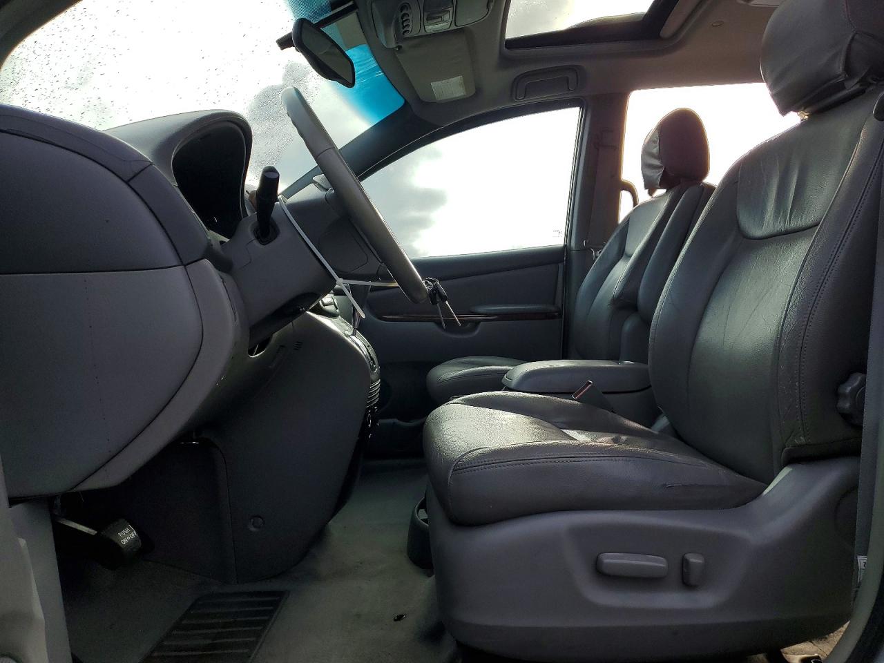 2004 TOYOTA SIENNA XLE 7 PASSENGER photo 7
