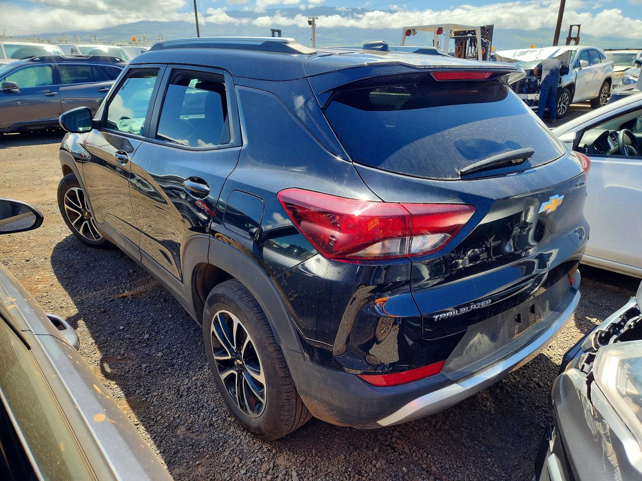 2025 CHEVROLET TRAILBLAZER LT photo 2