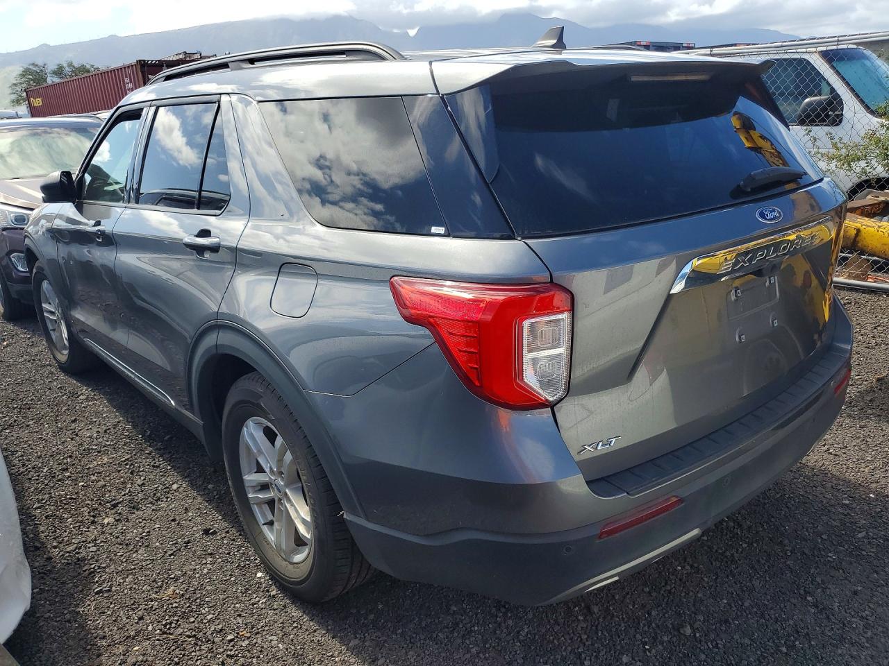 2024 FORD EXPLORER XLT photo 2