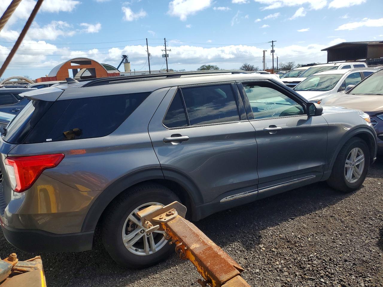 2024 FORD EXPLORER XLT photo 3