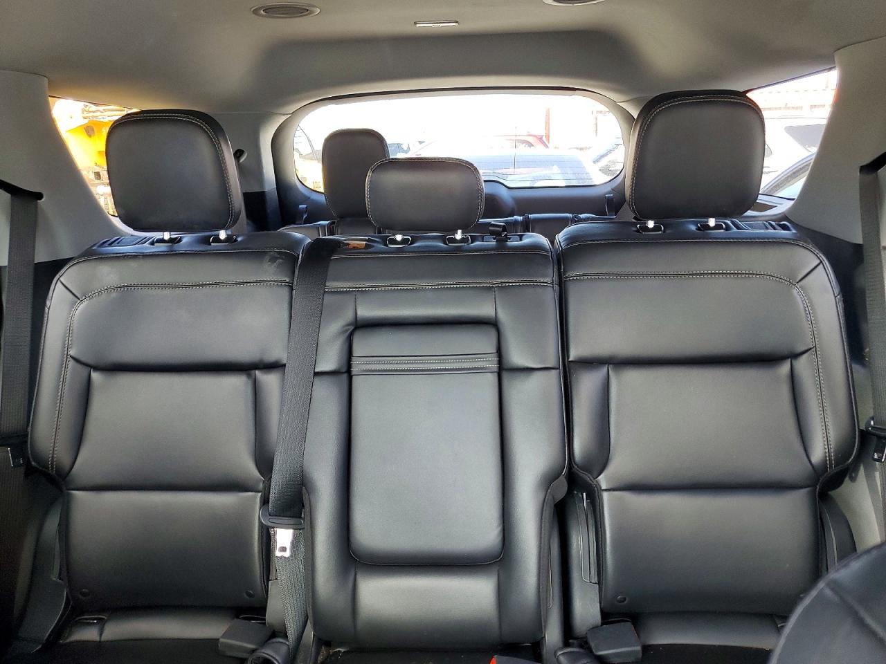 2024 FORD EXPLORER XLT photo 10