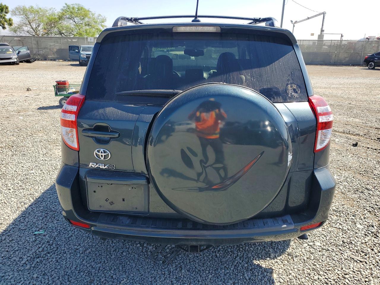 2011 TOYOTA RAV4 BASE photo 6