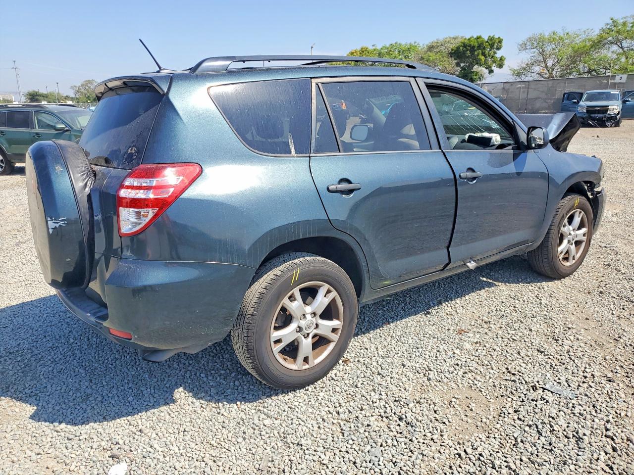 2011 TOYOTA RAV4 BASE photo 3