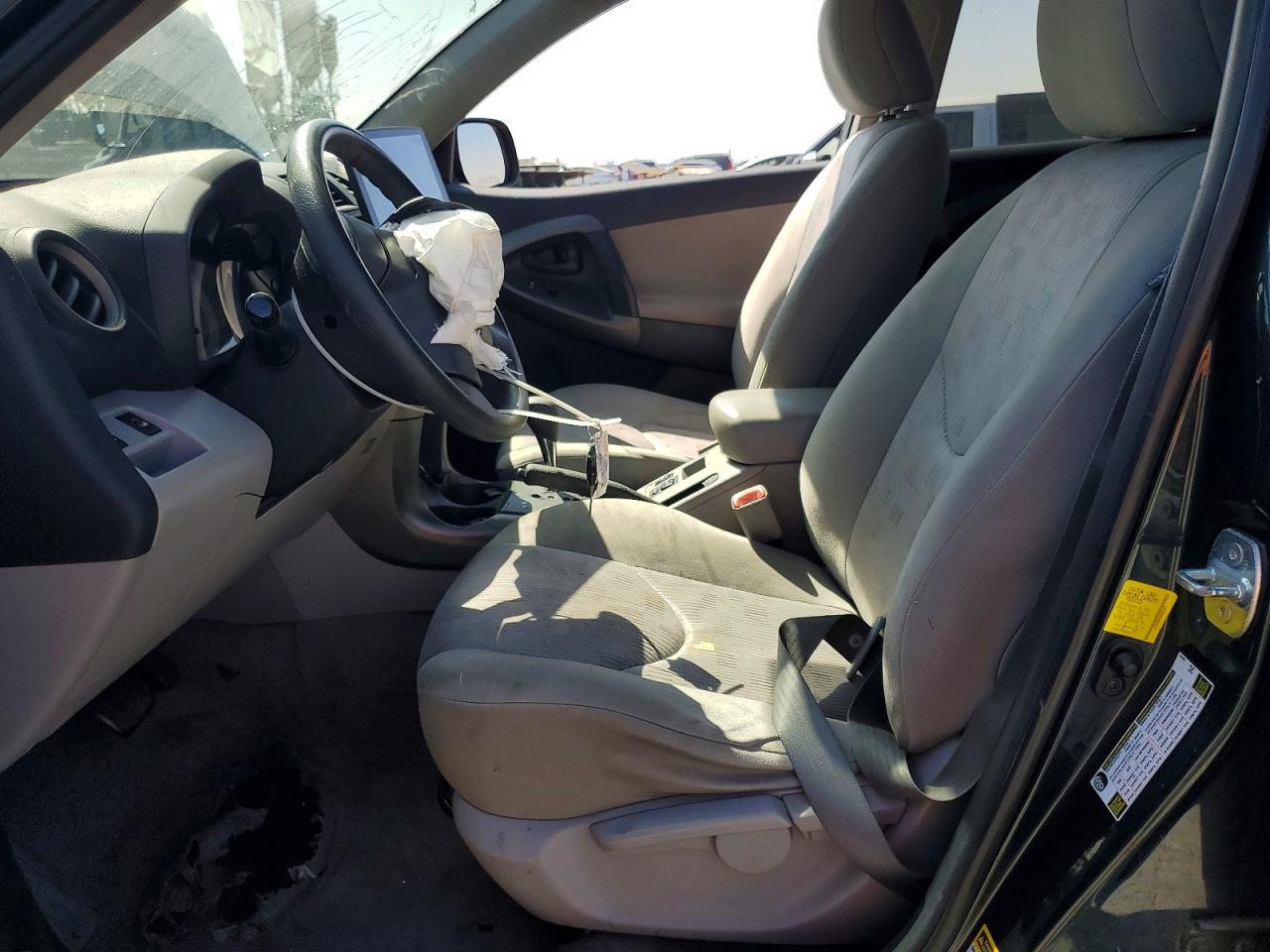 2011 TOYOTA RAV4 BASE photo 7