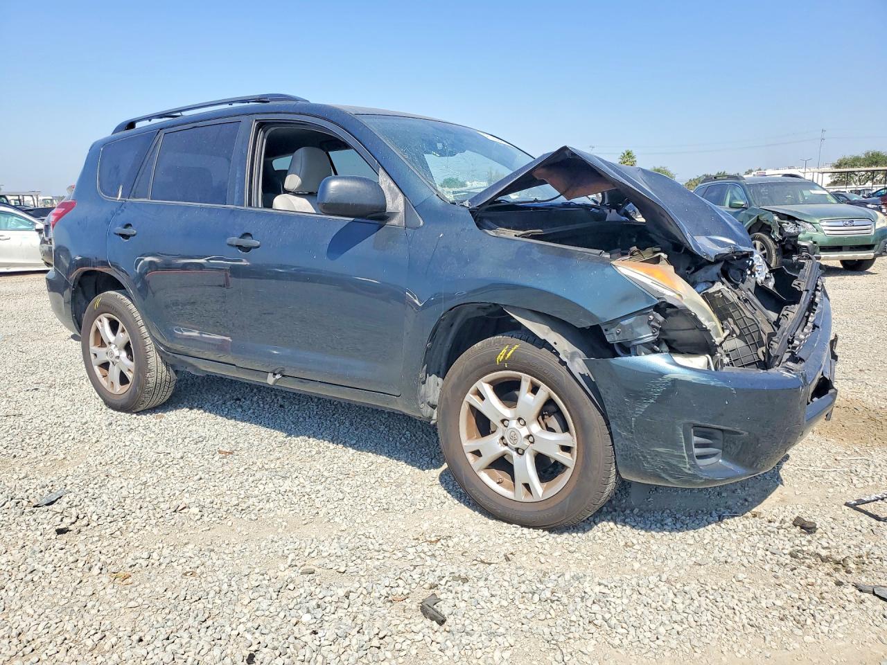 2011 TOYOTA RAV4 BASE photo 4