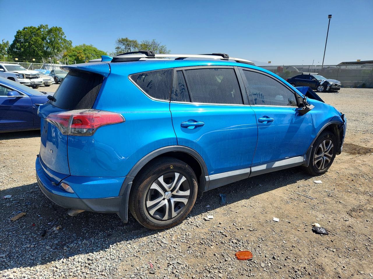 2018 TOYOTA RAV4 LE photo 5
