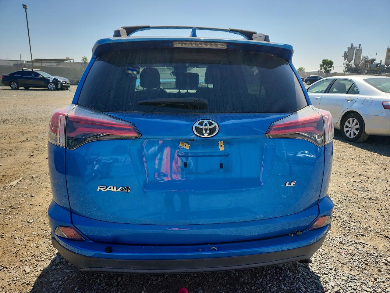 2018 TOYOTA RAV4 LE photo 11