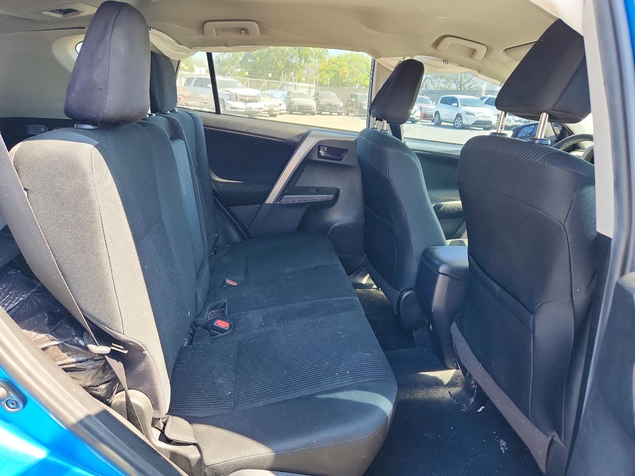 2018 TOYOTA RAV4 LE photo 21