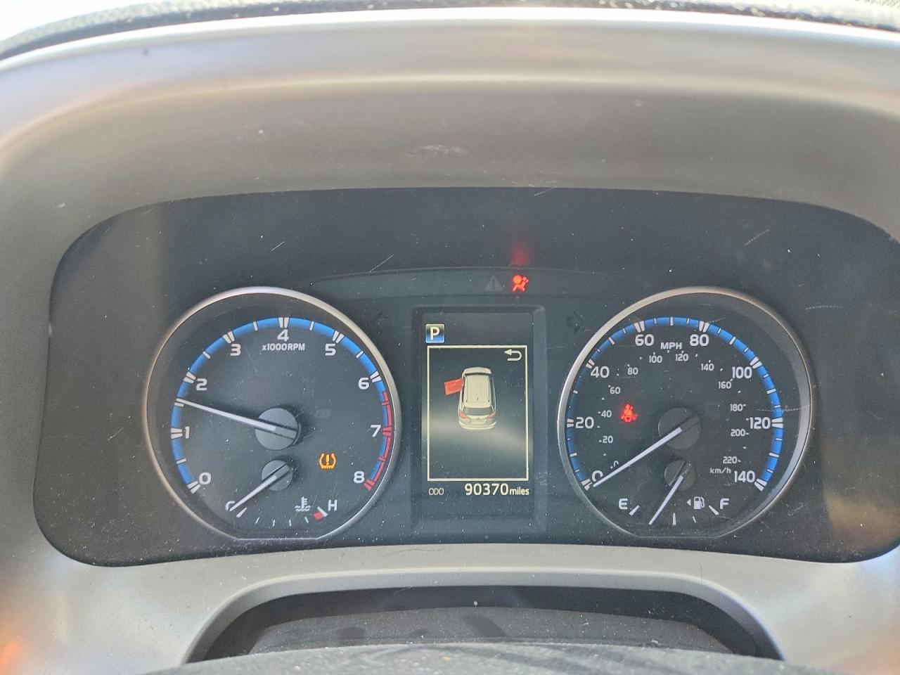 2018 TOYOTA RAV4 LE photo 17
