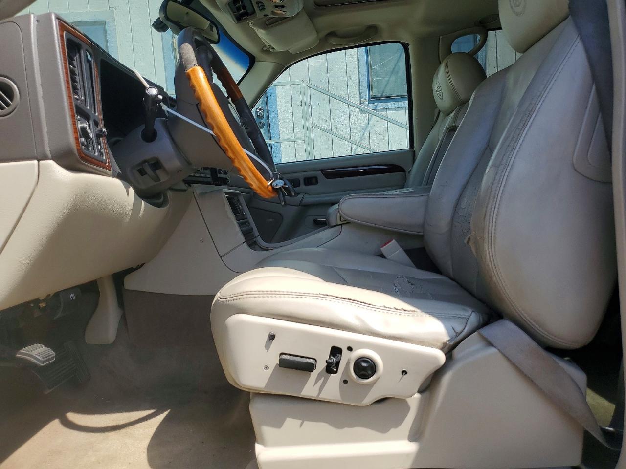 2004 CADILLAC ESCALADE LUXURY photo 19