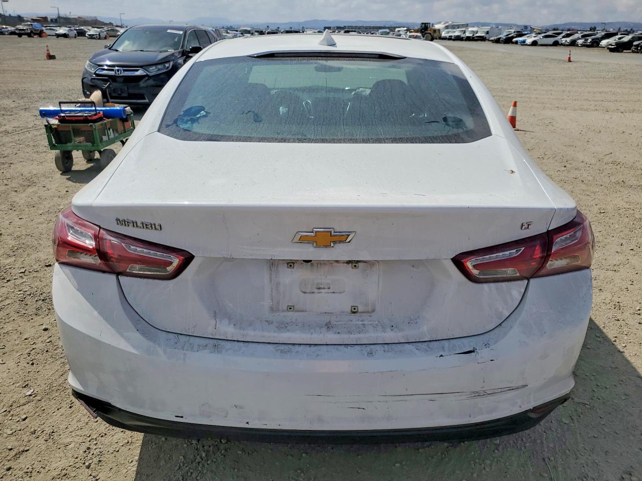 2021 CHEVROLET MALIBU LT photo 16