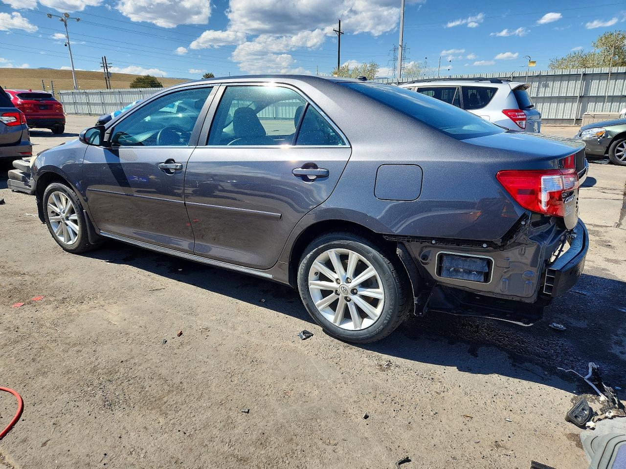 2012 TOYOTA CAMRY XLE photo 4
